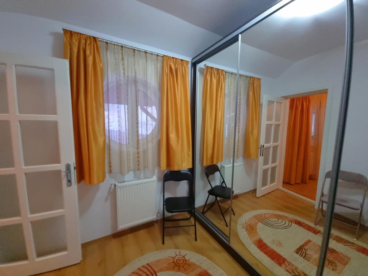 Marble Villa: Luxury Estate - Central But Intimate Sinaia Ngoại thất bức ảnh