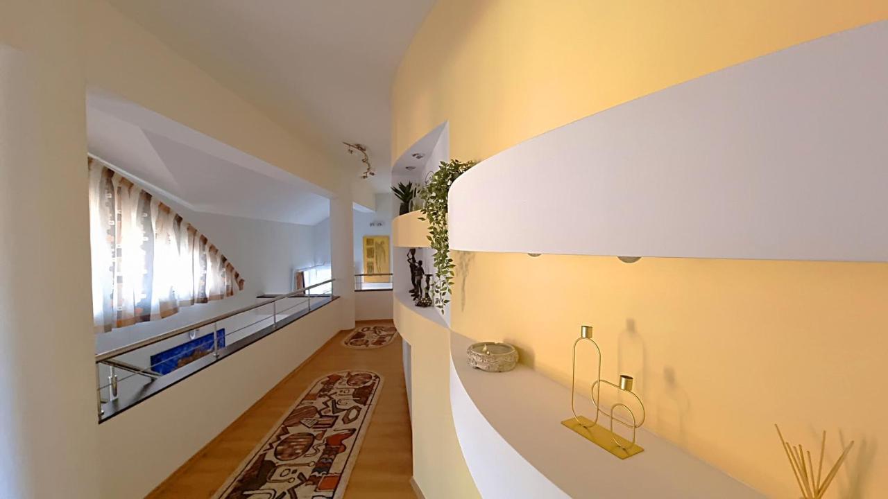 Marble Villa: Luxury Estate - Central But Intimate Sinaia Ngoại thất bức ảnh