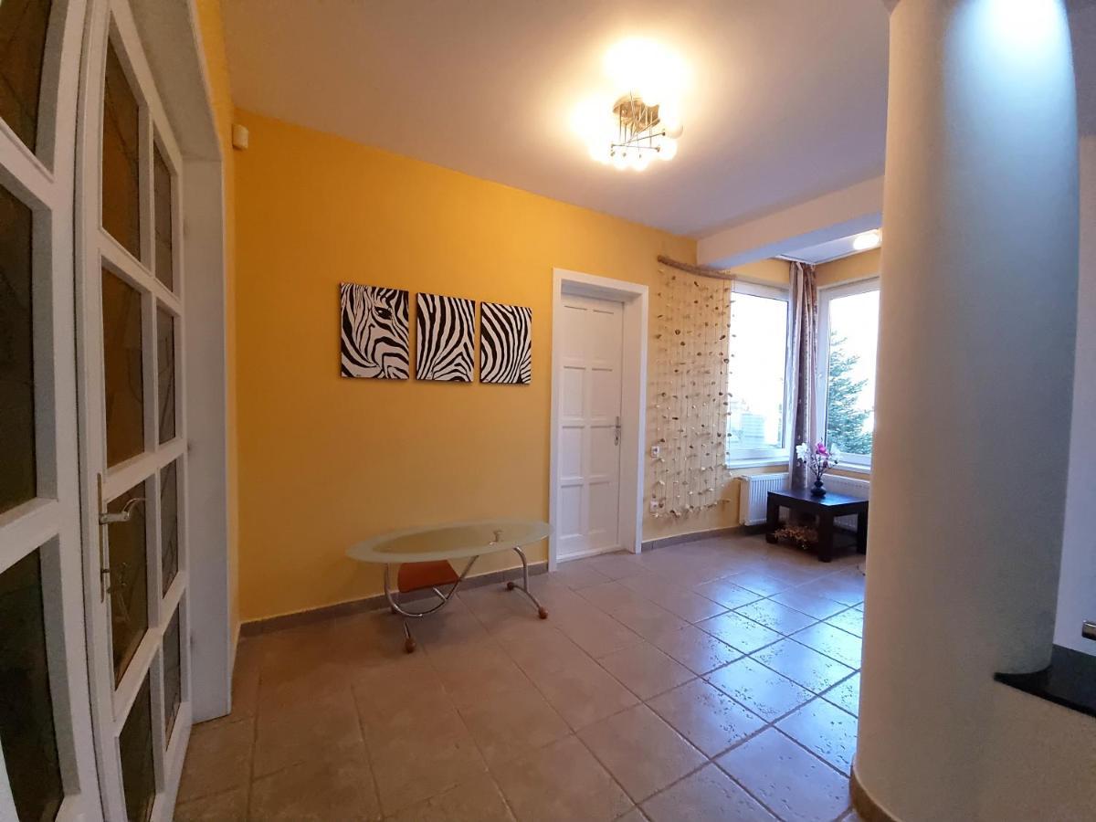 Marble Villa: Luxury Estate - Central But Intimate Sinaia Ngoại thất bức ảnh