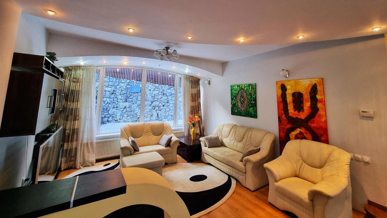 Marble Villa: Luxury Estate - Central But Intimate Sinaia Ngoại thất bức ảnh